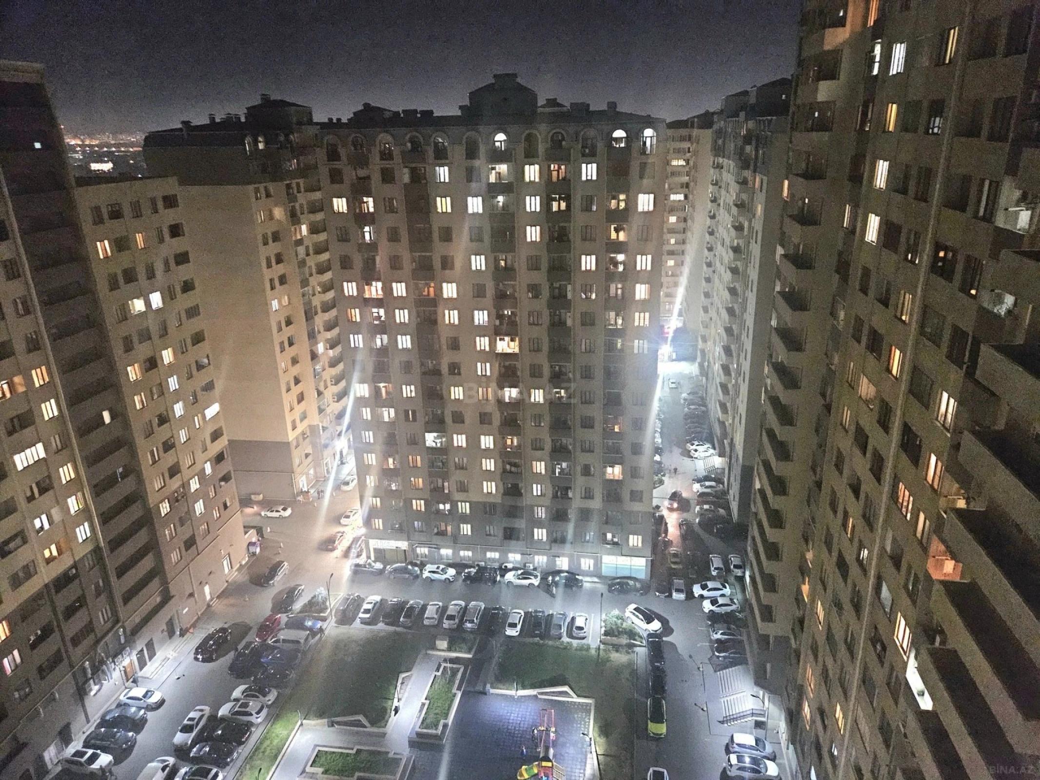 Satılır 2 otaqlı mənzil 74 m²