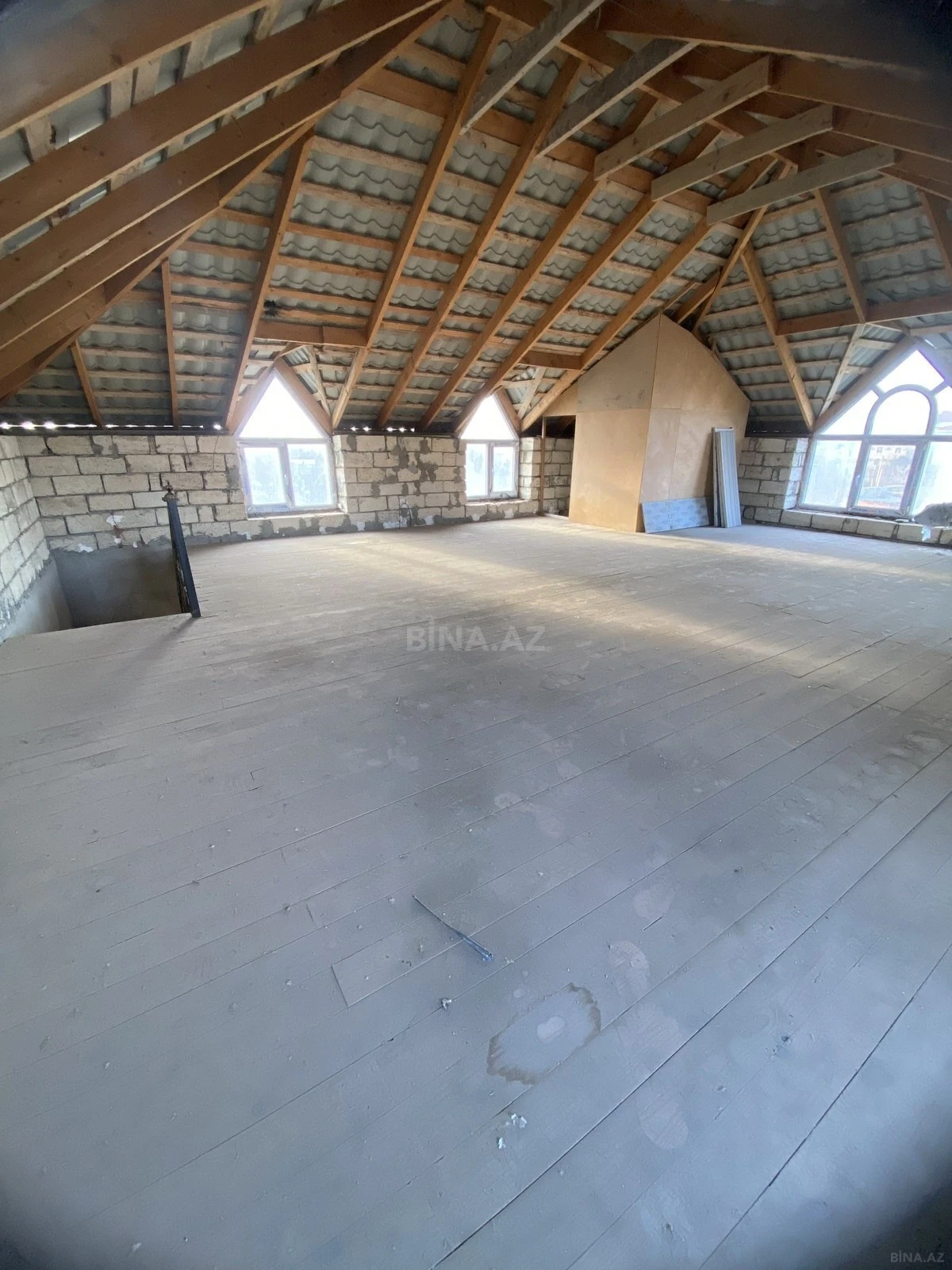 Satılır 4 otaqlı həyət evi 190 m²