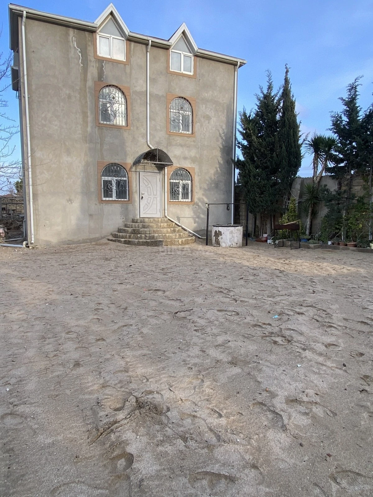 Satılır 4 otaqlı həyət evi 190 m²