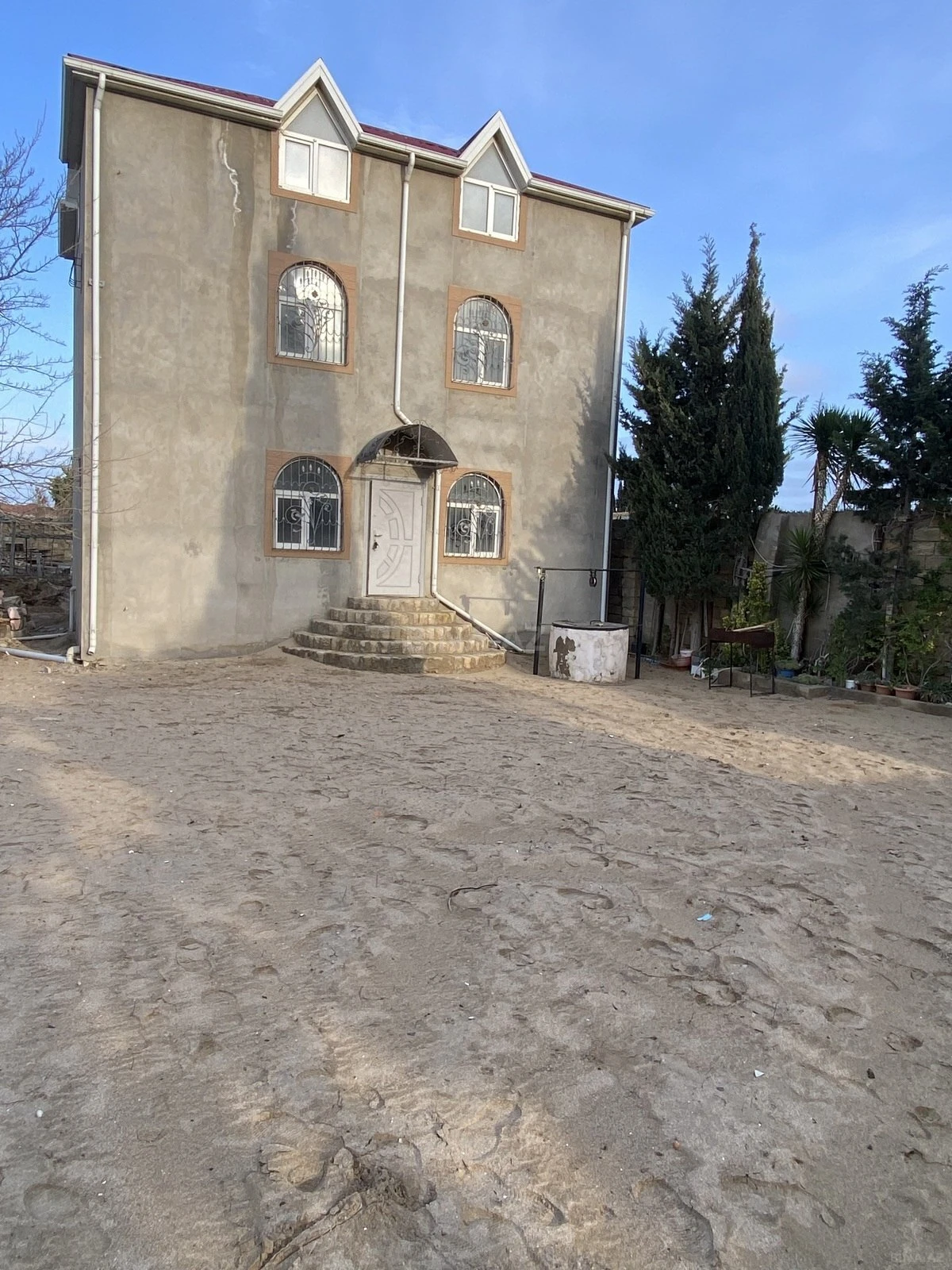 Satılır 4 otaqlı həyət evi 190 m²