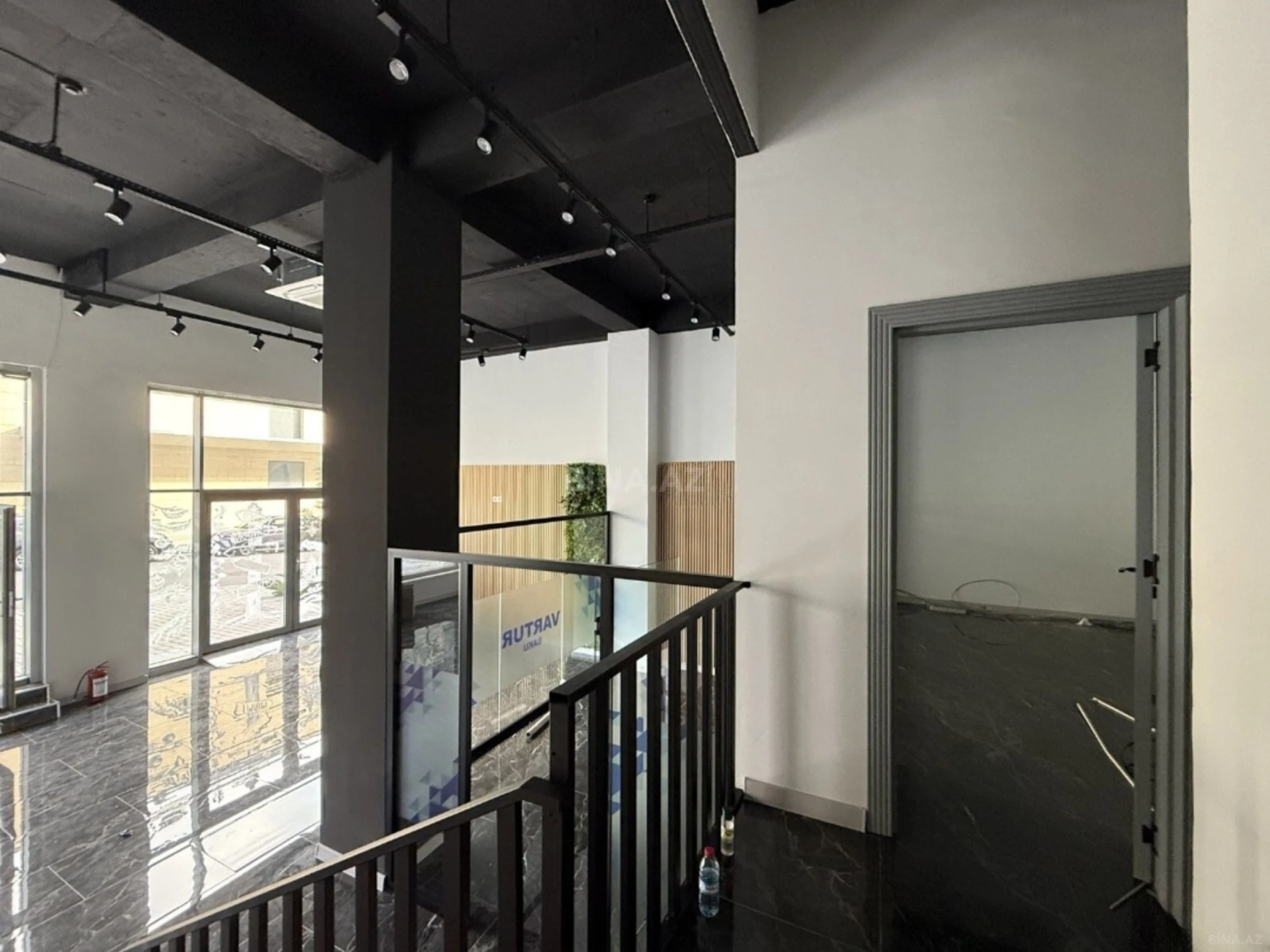 Kirayə verilir obyekt 240 m²