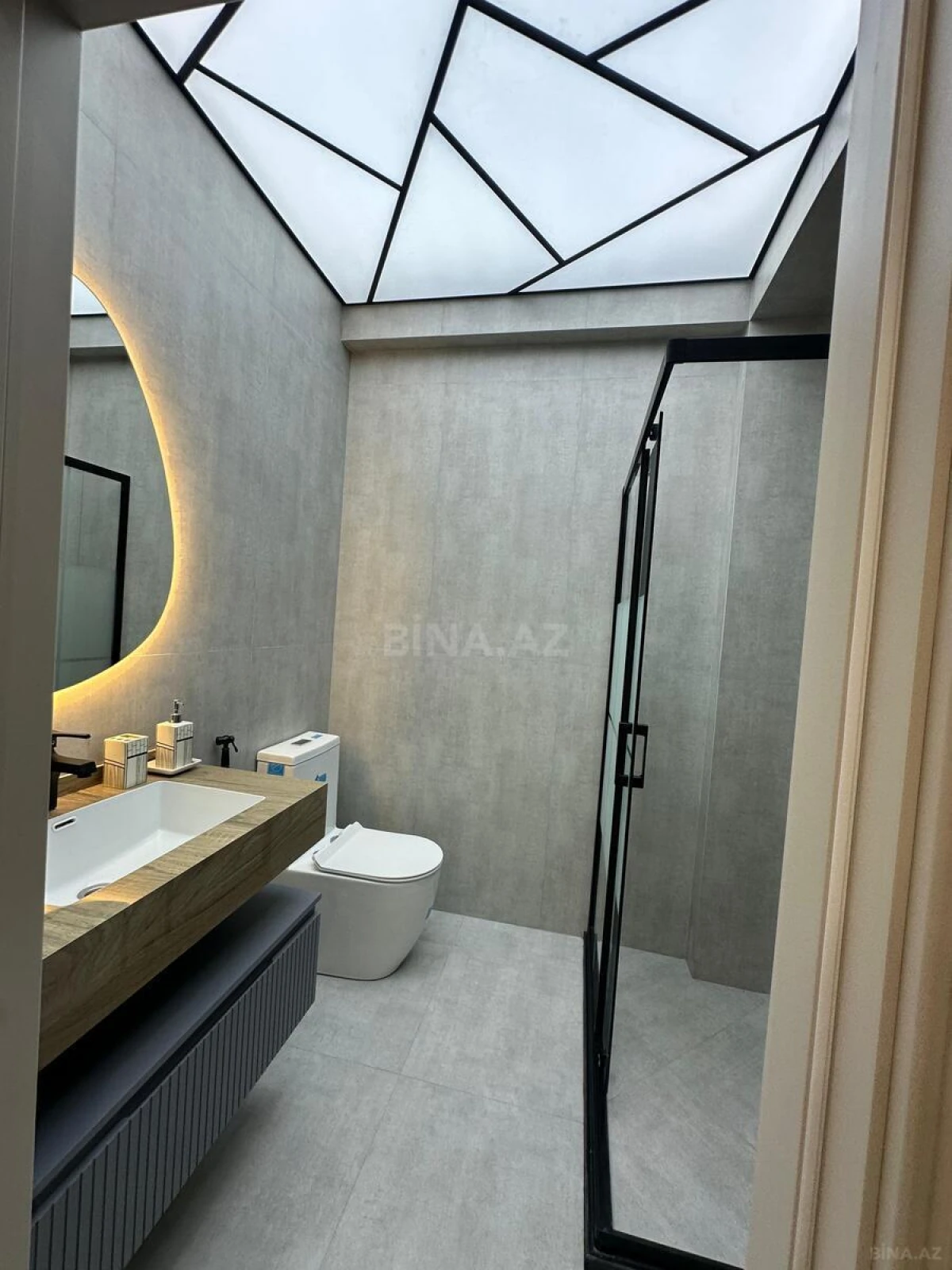 Satılır 2 otaqlı mənzil 55 m²