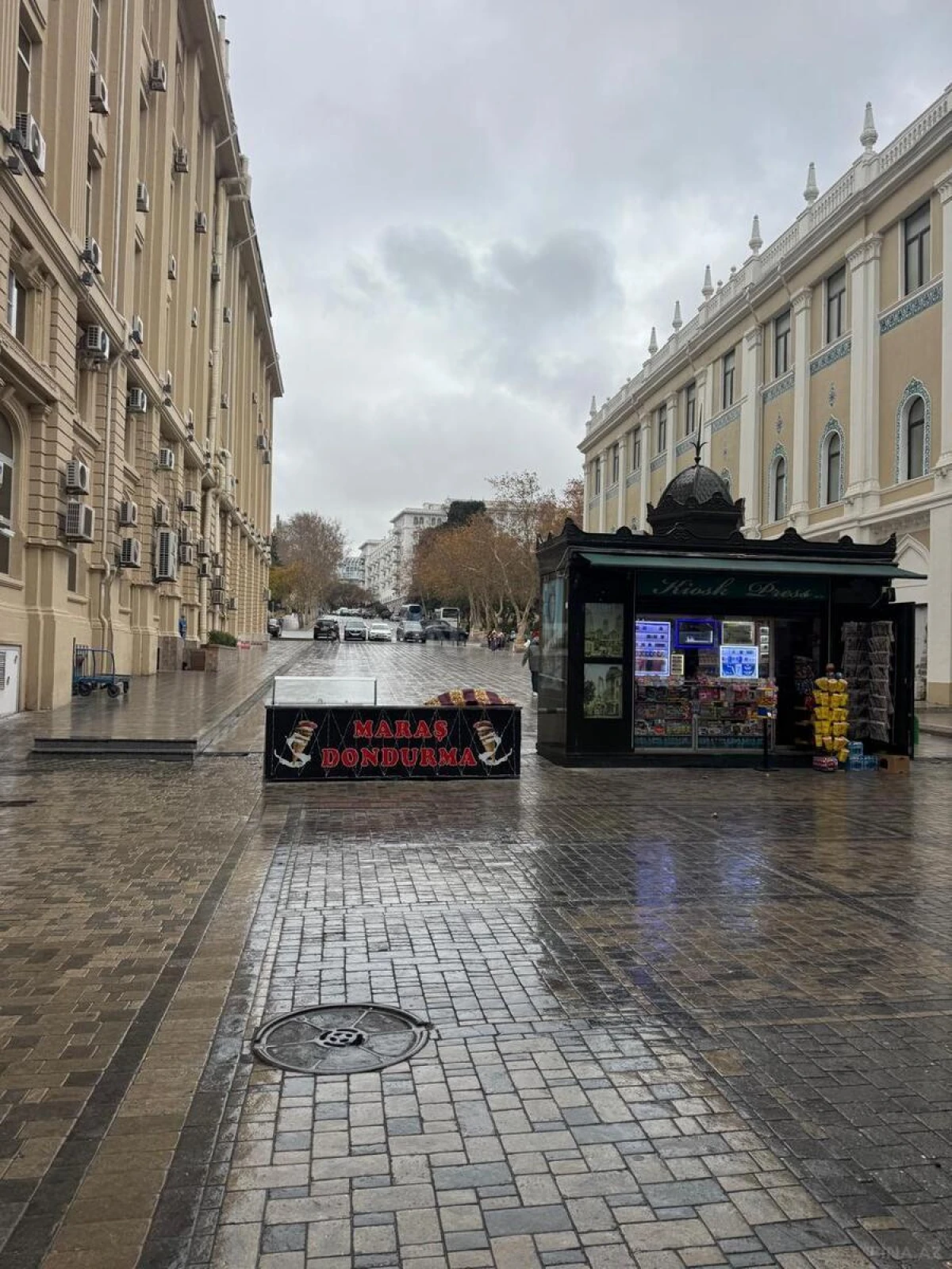 Satılır 2 otaqlı mənzil 92 m²