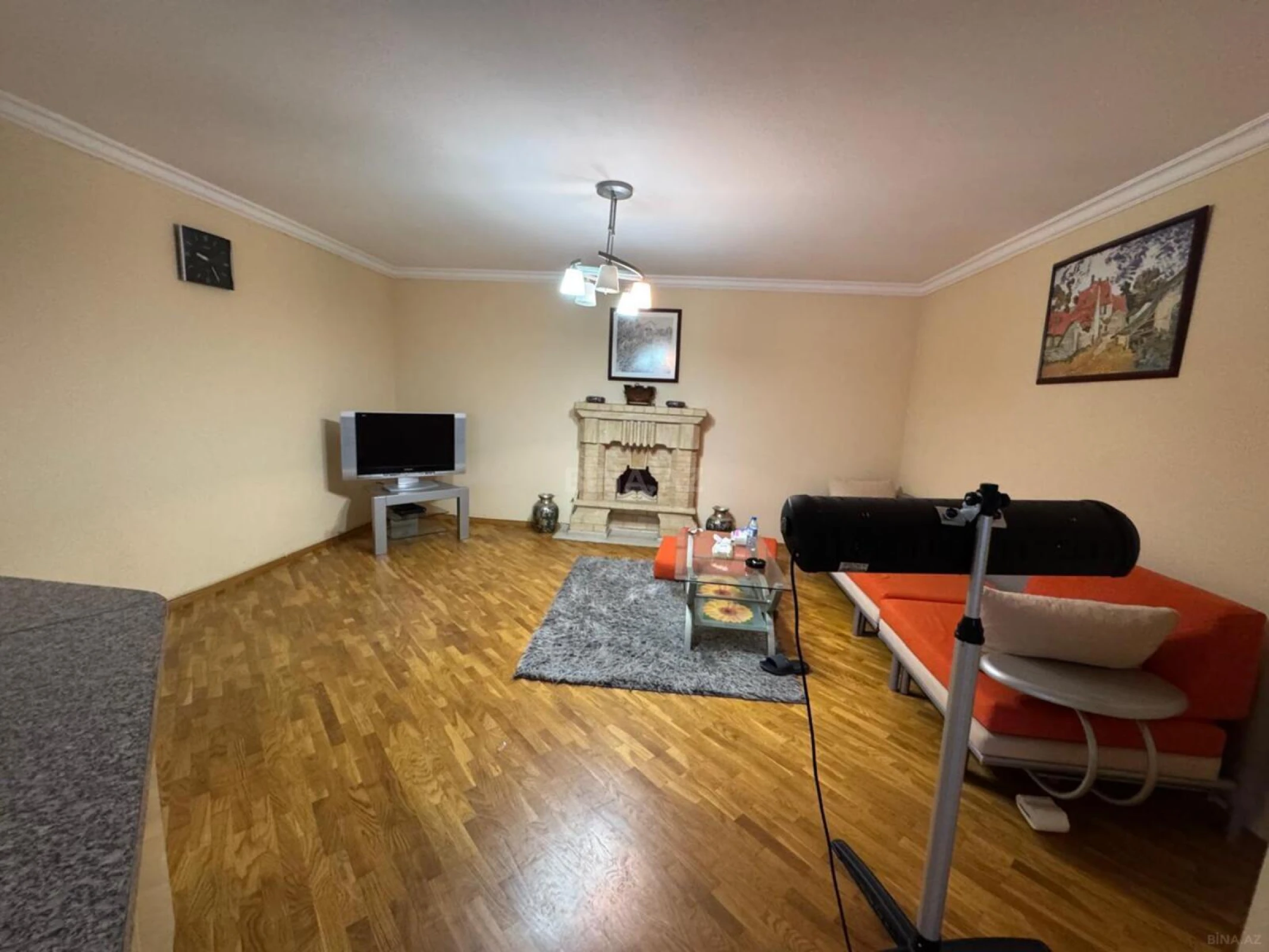 Satılır 2 otaqlı mənzil 92 m²