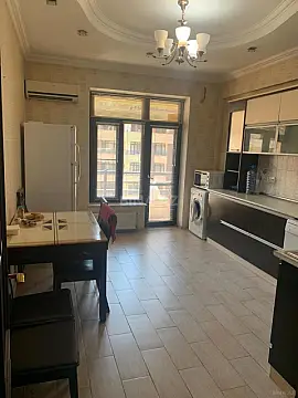 Kirayə verilir 2 otaqlı mənzil 96 m²