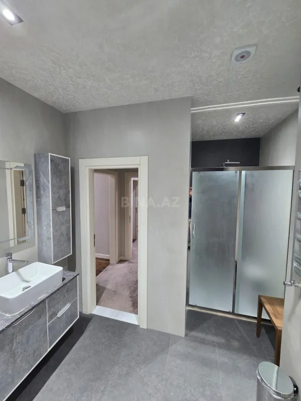 Kirayə verilir 4 otaqlı mənzil 150 m²