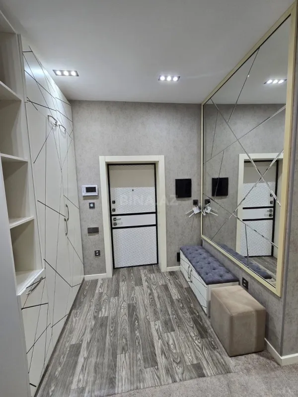 Kirayə verilir 4 otaqlı mənzil 150 m²