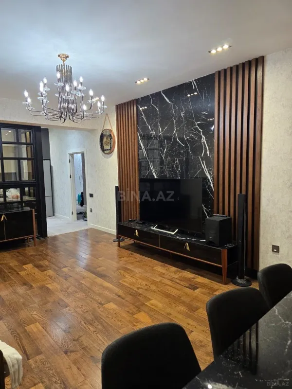 Kirayə verilir 4 otaqlı mənzil 150 m²