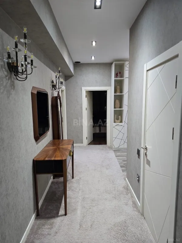 Kirayə verilir 4 otaqlı mənzil 150 m²