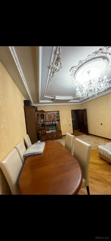 Satılır 4 otaqlı mənzil 140 m²