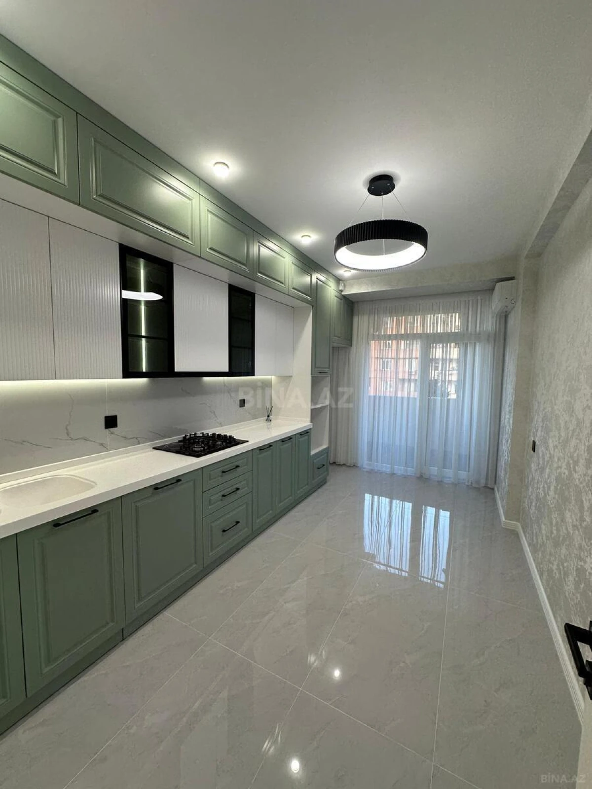 Satılır 3 otaqlı mənzil 105 m²