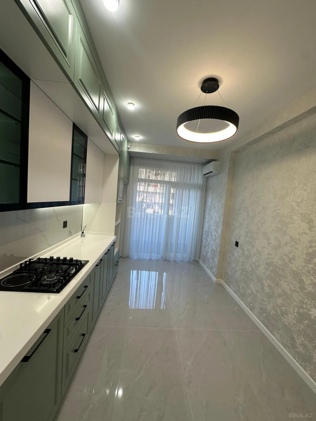 Satılır 3 otaqlı mənzil 105 m²