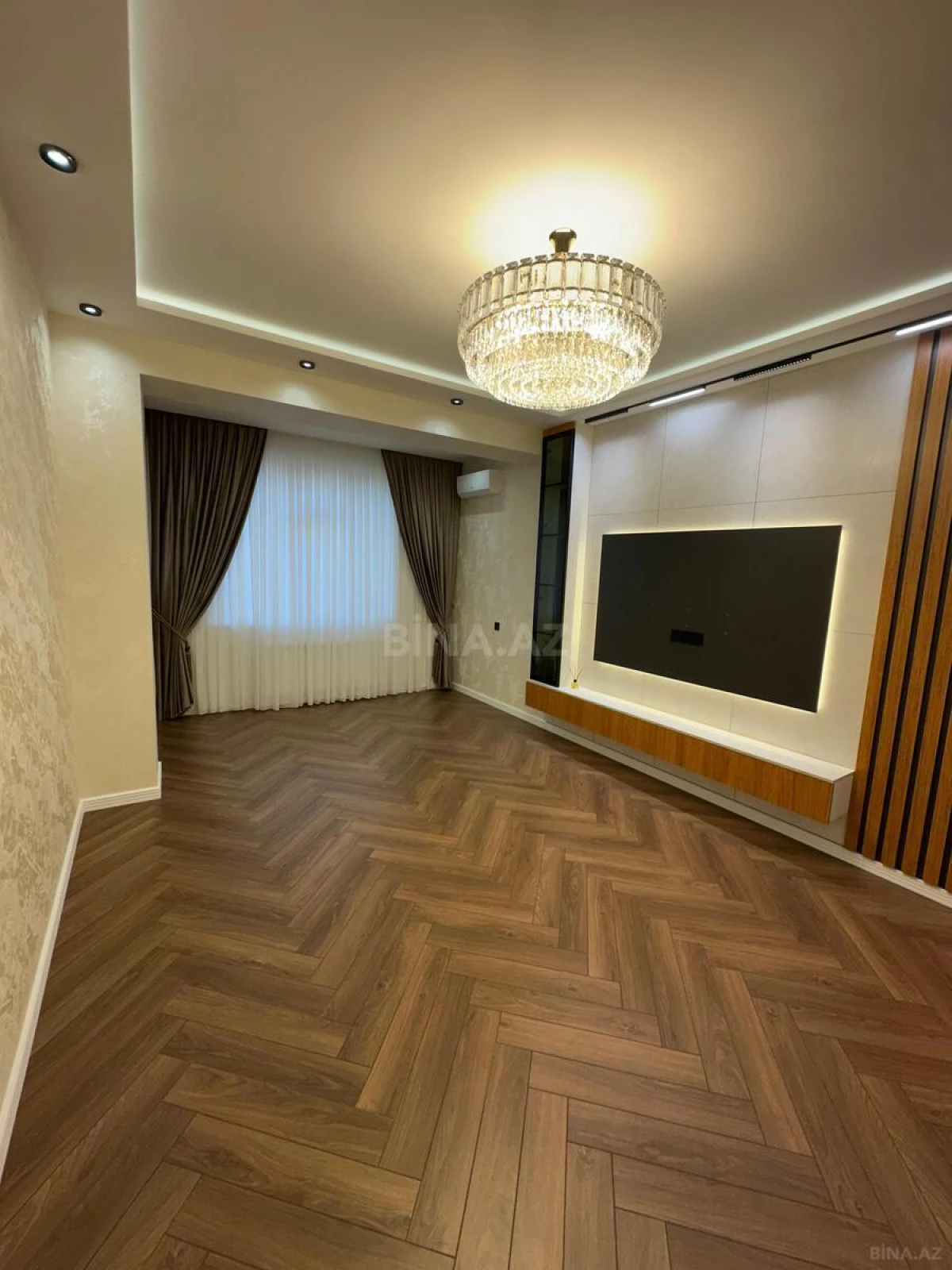 Satılır 3 otaqlı mənzil 105 m²