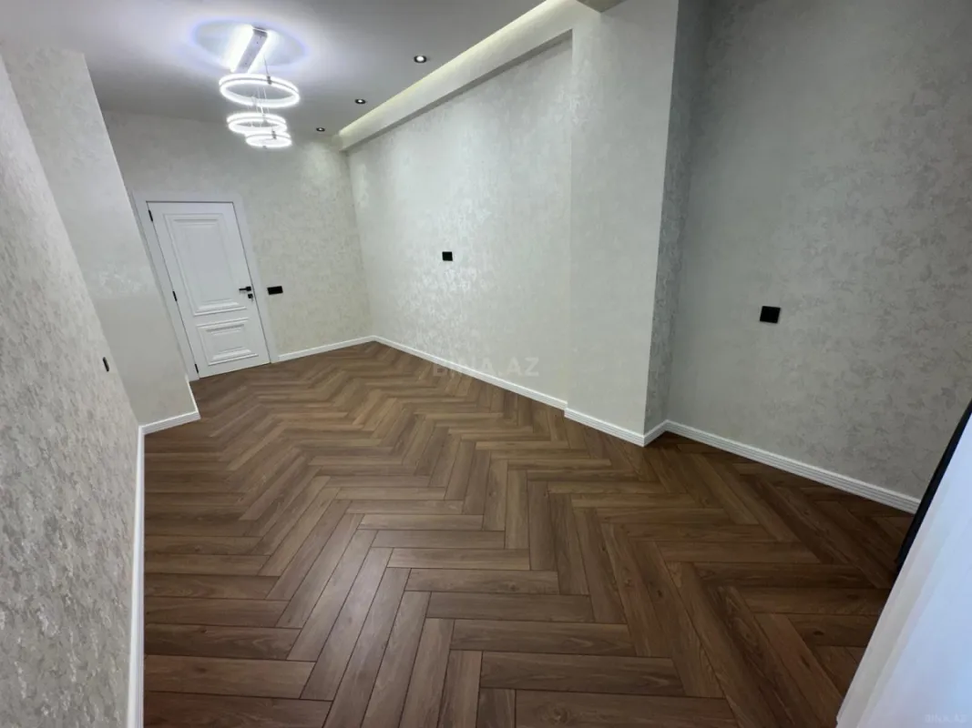 Satılır 3 otaqlı mənzil 105 m²