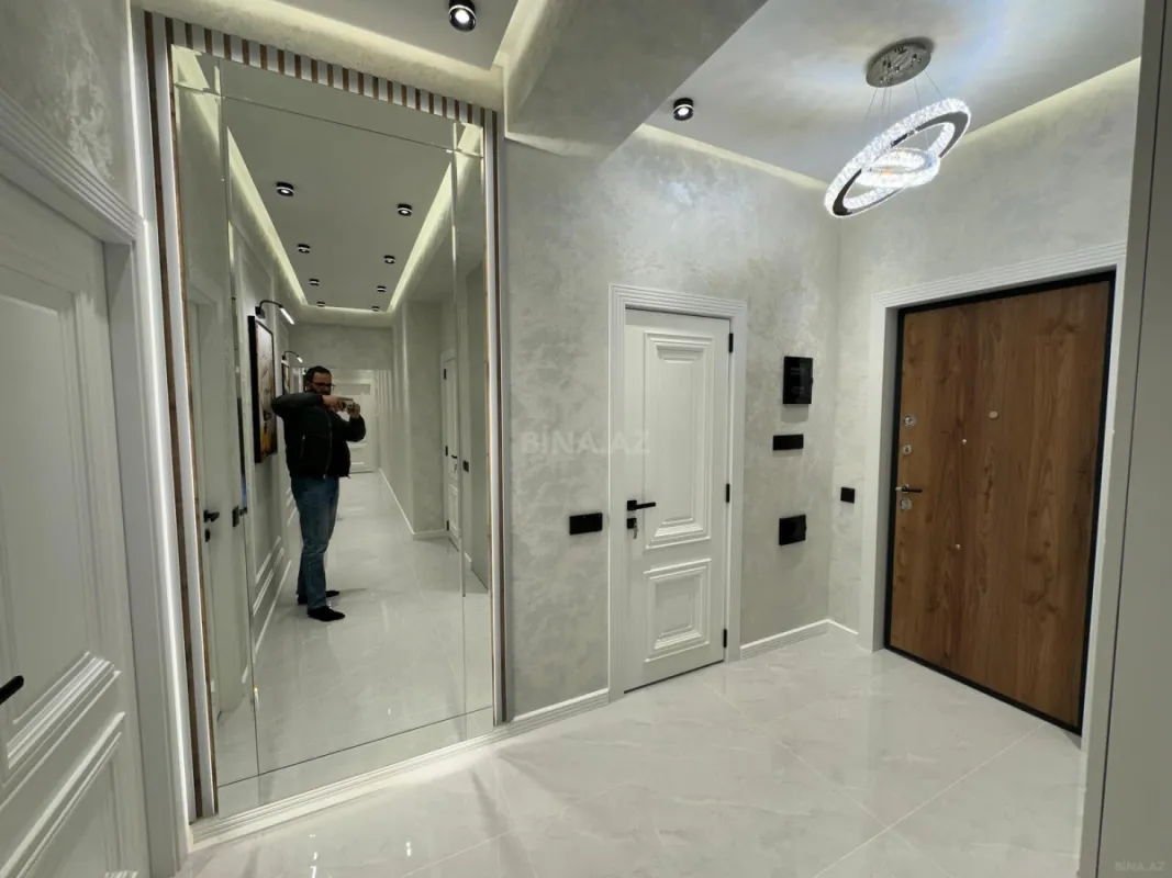 Satılır 3 otaqlı mənzil 105 m²