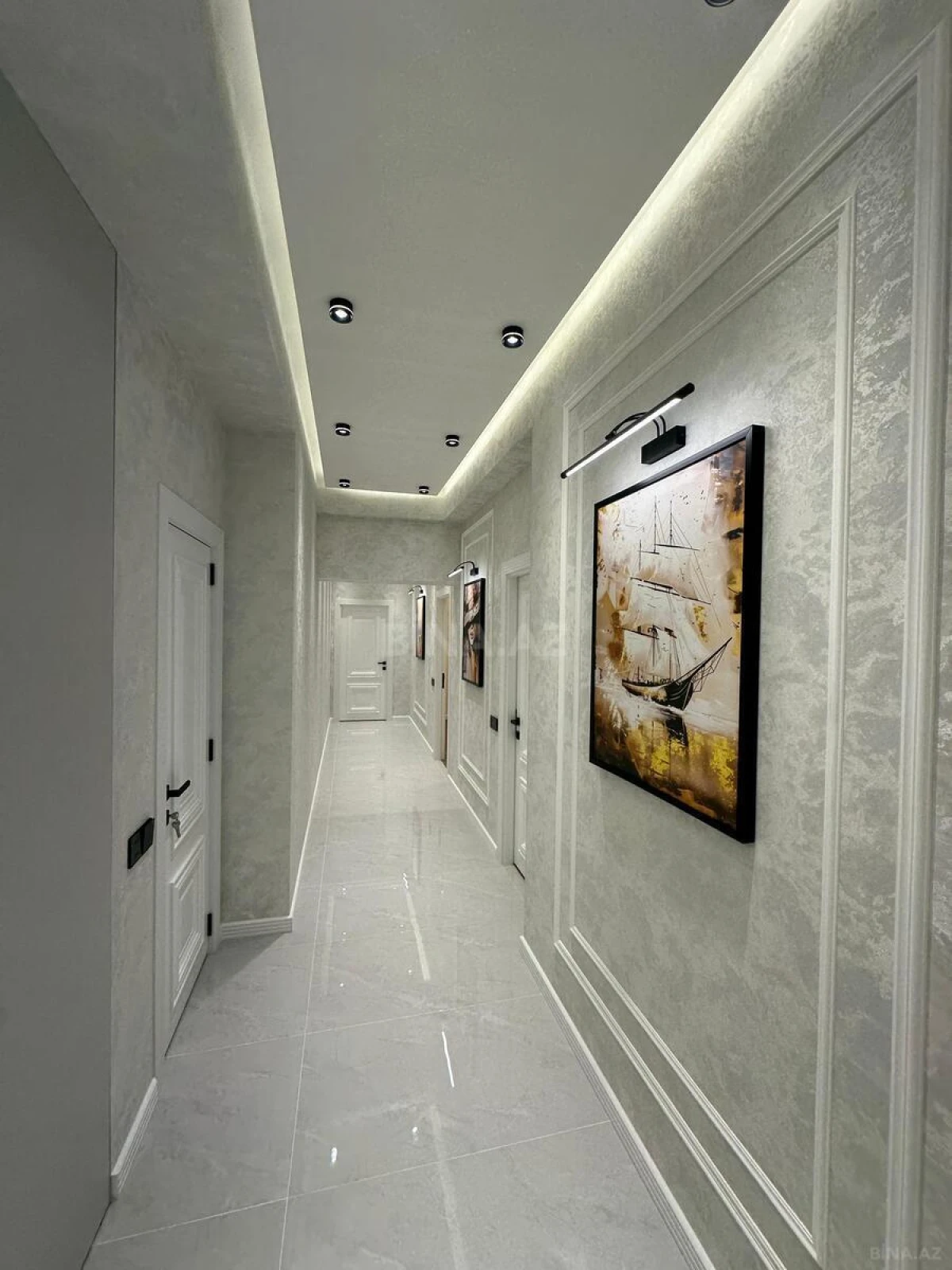 Satılır 3 otaqlı mənzil 105 m²