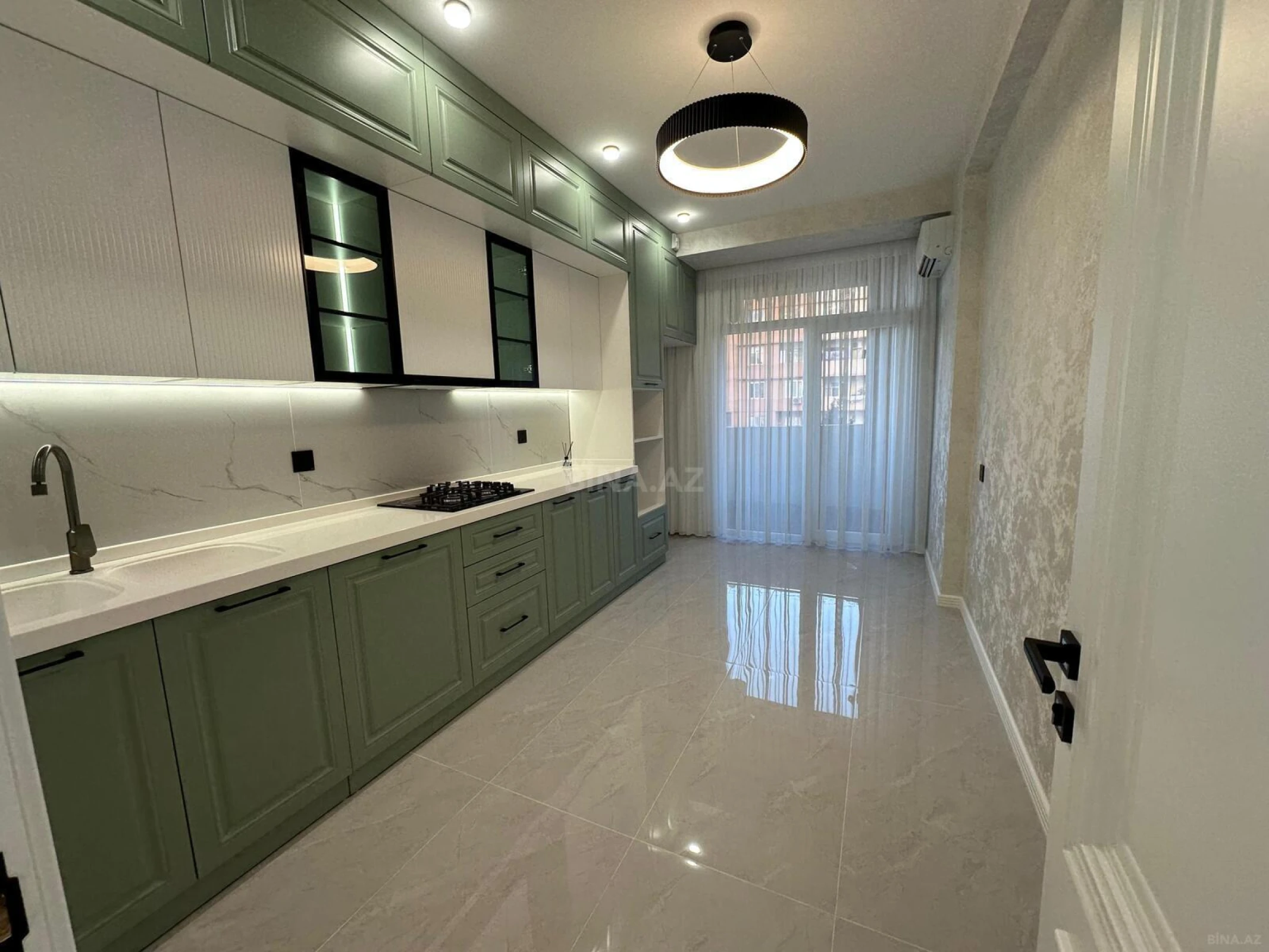 Satılır 3 otaqlı mənzil 105 m²
