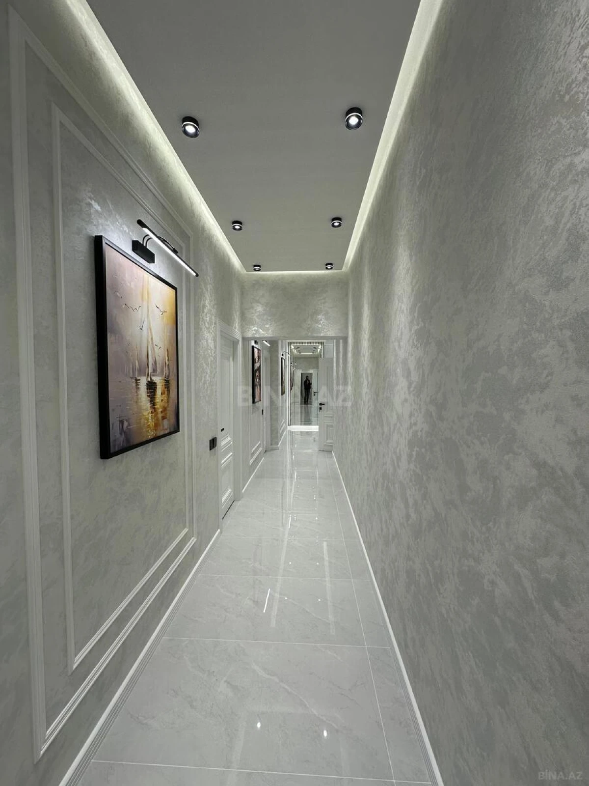 Satılır 3 otaqlı mənzil 105 m²