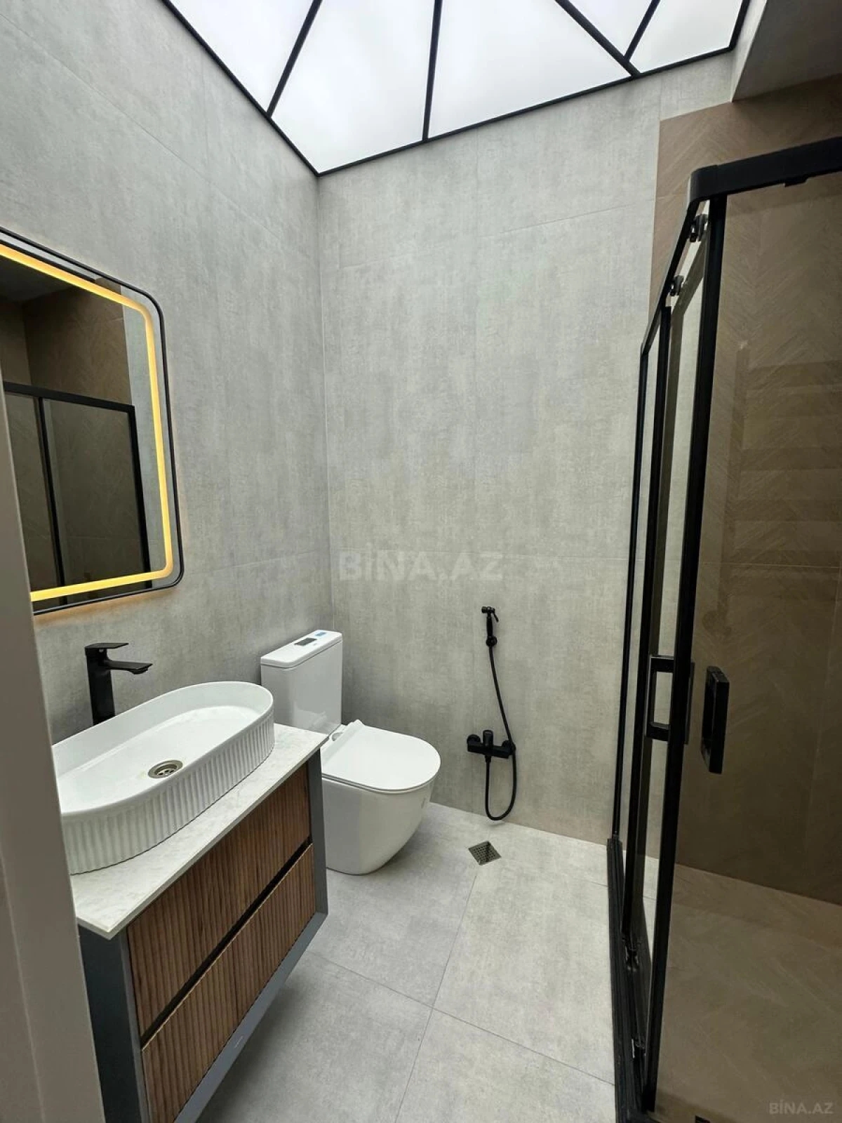 Satılır 2 otaqlı mənzil 55 m²