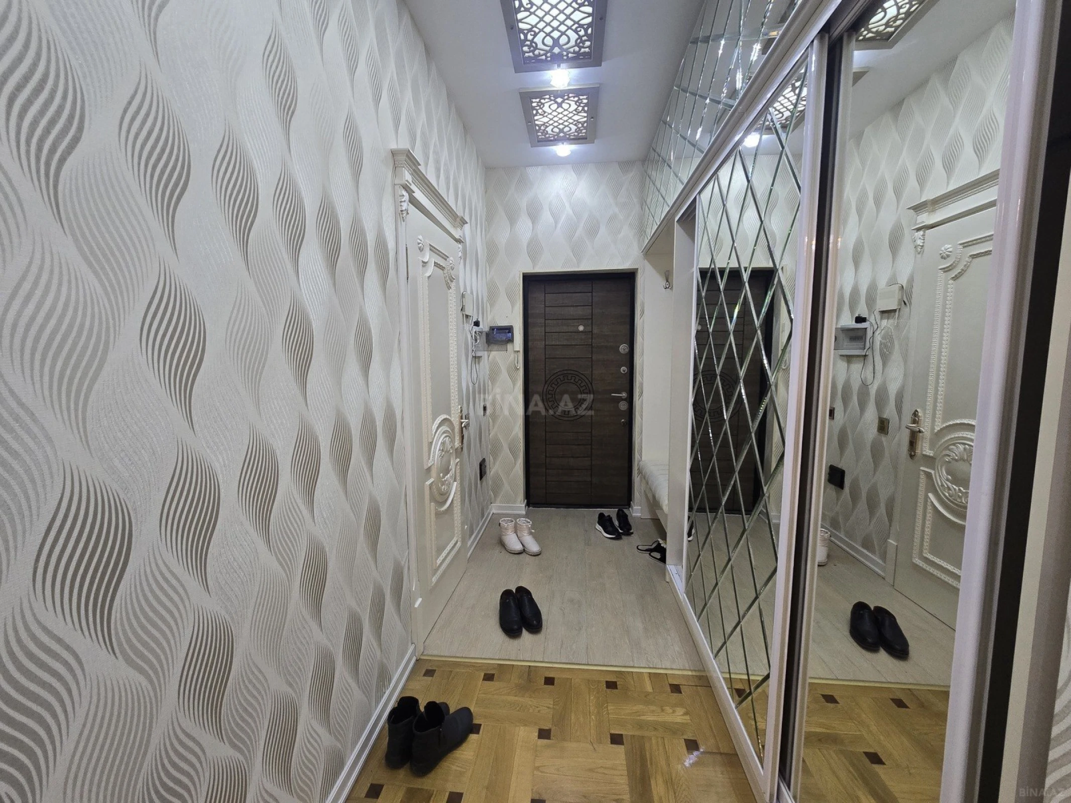 Satılır 3 otaqlı mənzil 96 m²