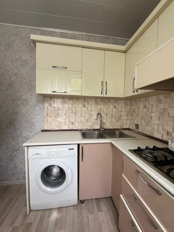 Kirayə verilir 2 otaqlı mənzil 60 m²