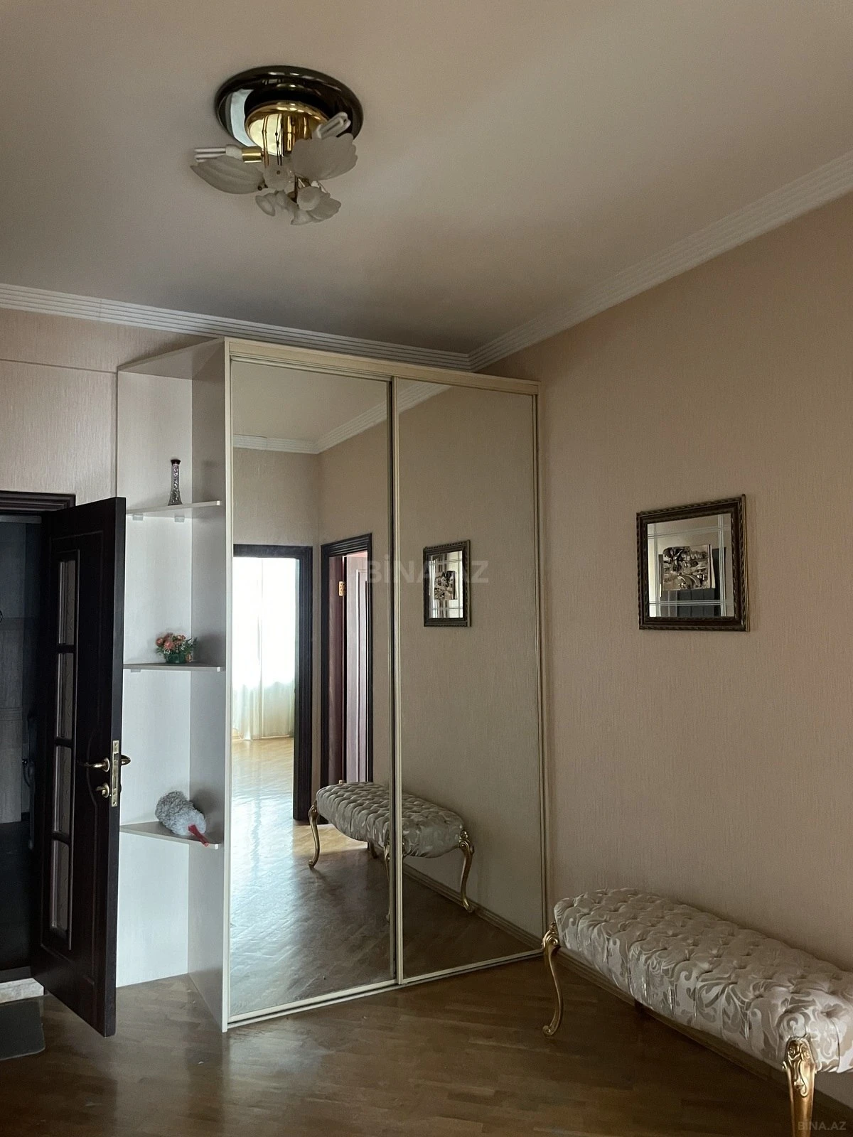 Satılır 3 otaqlı mənzil 94 m²