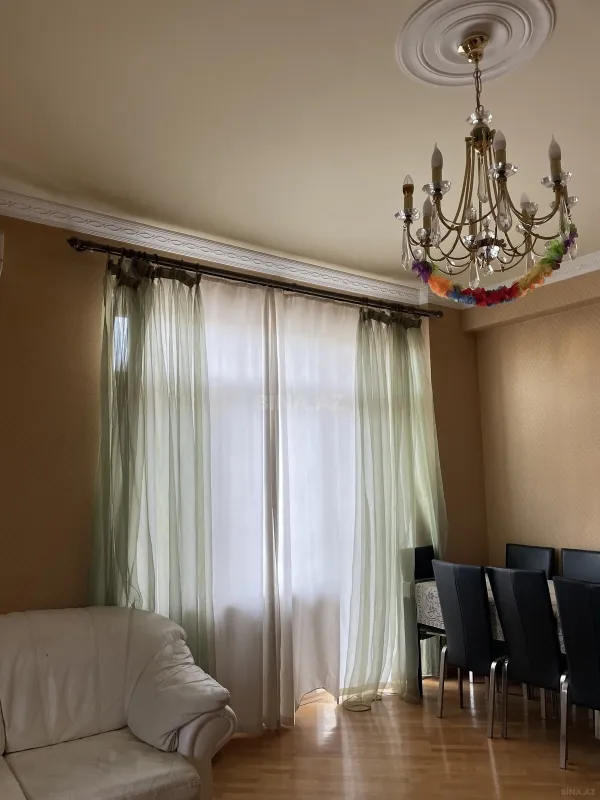 Satılır 3 otaqlı mənzil 94 m²