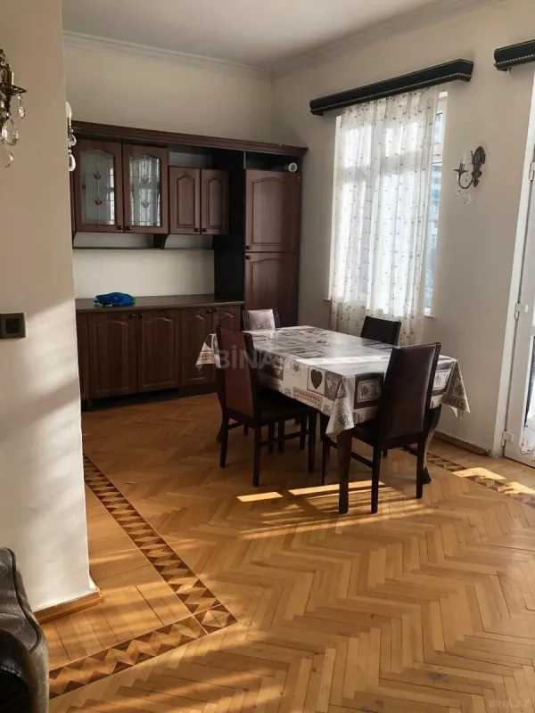 Kirayə verilir 4 otaqlı mənzil 80 m²