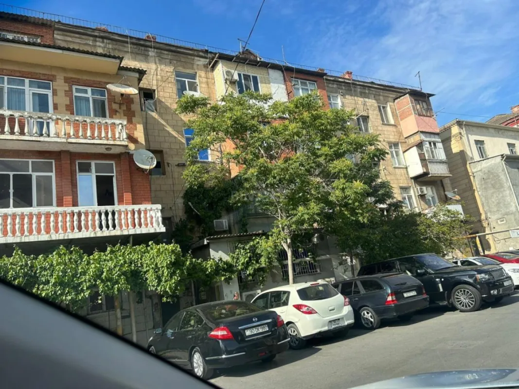 Kirayə verilir 4 otaqlı mənzil 80 m²