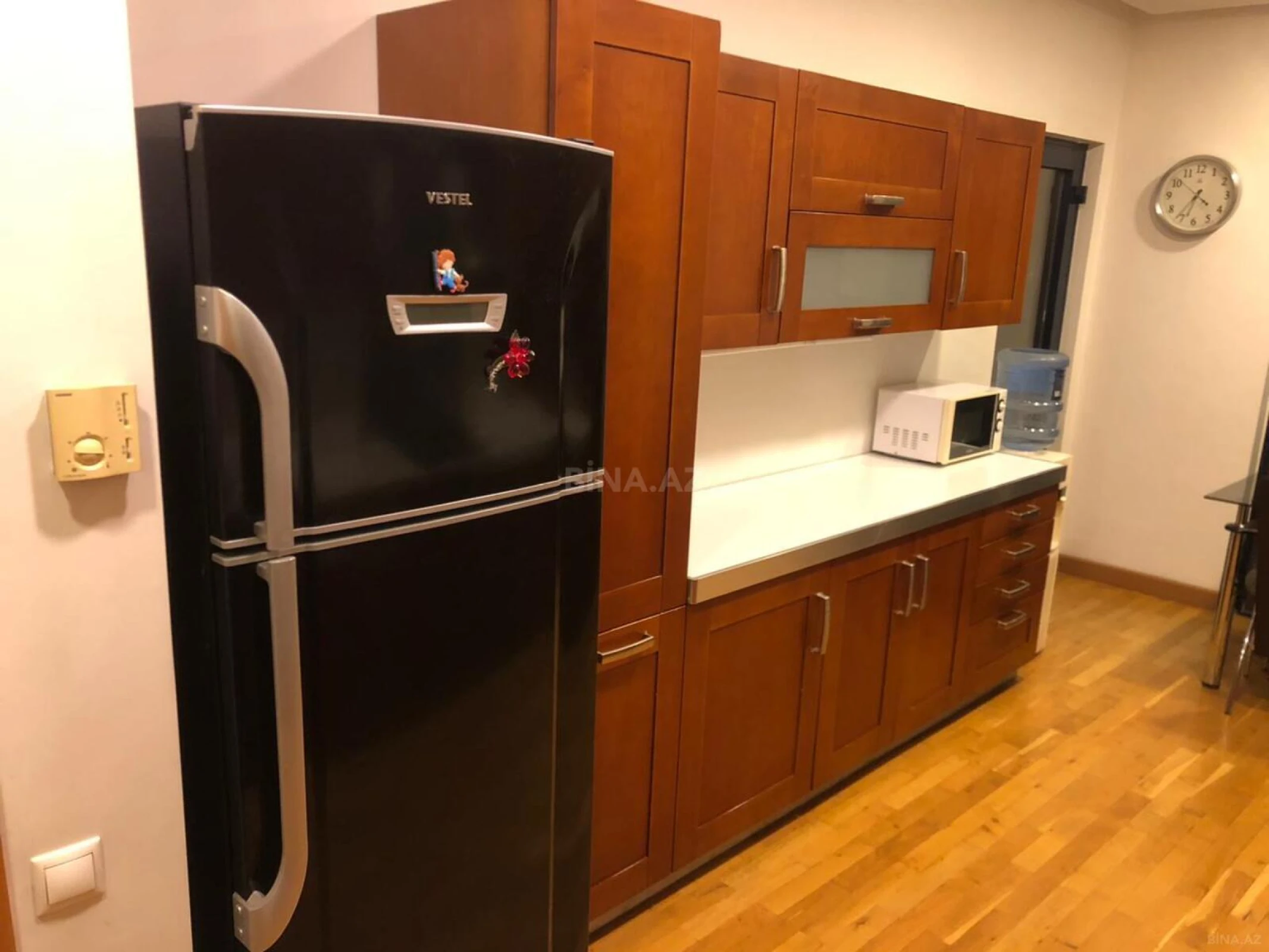 Kirayə verilir 4 otaqlı mənzil 220 m²