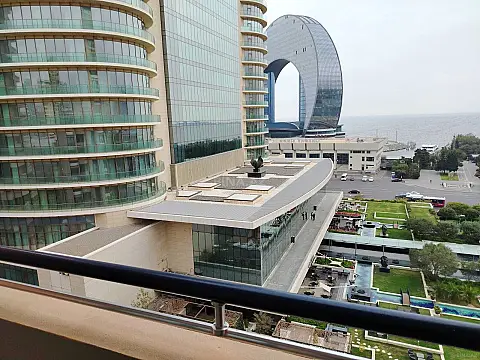 Kirayə verilir 4 otaqlı mənzil 220 m²