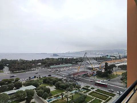 Kirayə verilir 4 otaqlı mənzil 220 m²