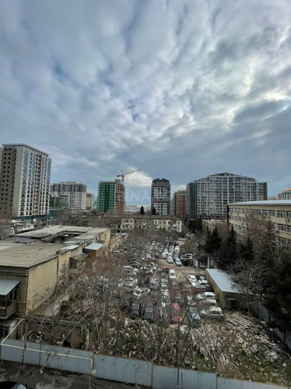 Satılır 2 otaqlı mənzil 58 m²