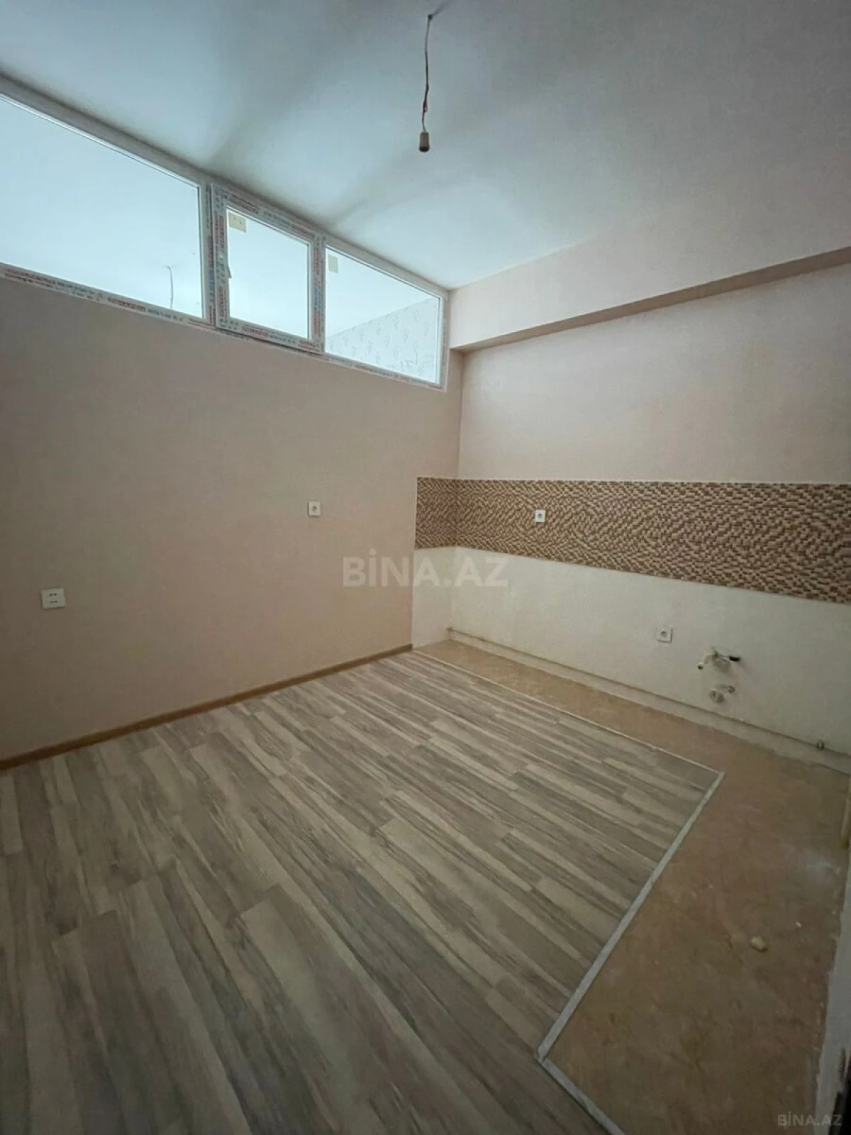 Satılır 2 otaqlı mənzil 58 m²