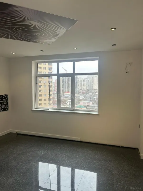 Satılır 3 otaqlı mənzil 183 m²