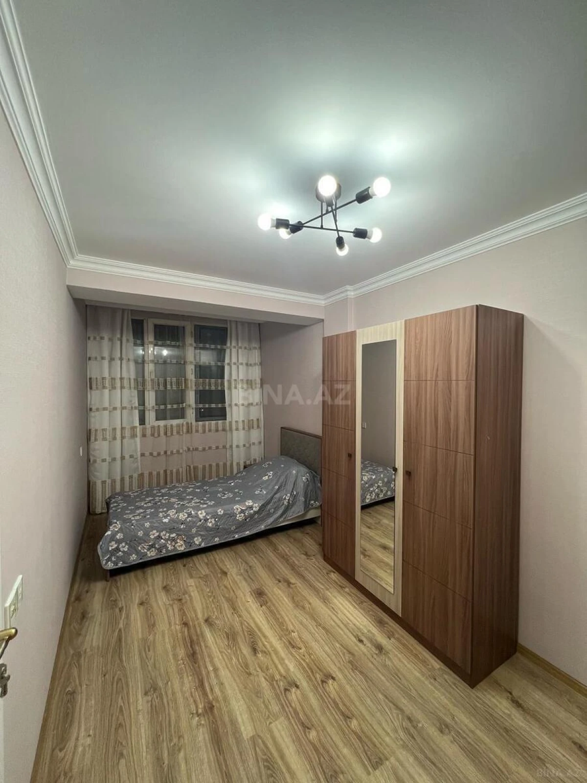 Satılır 3 otaqlı mənzil 105 m²