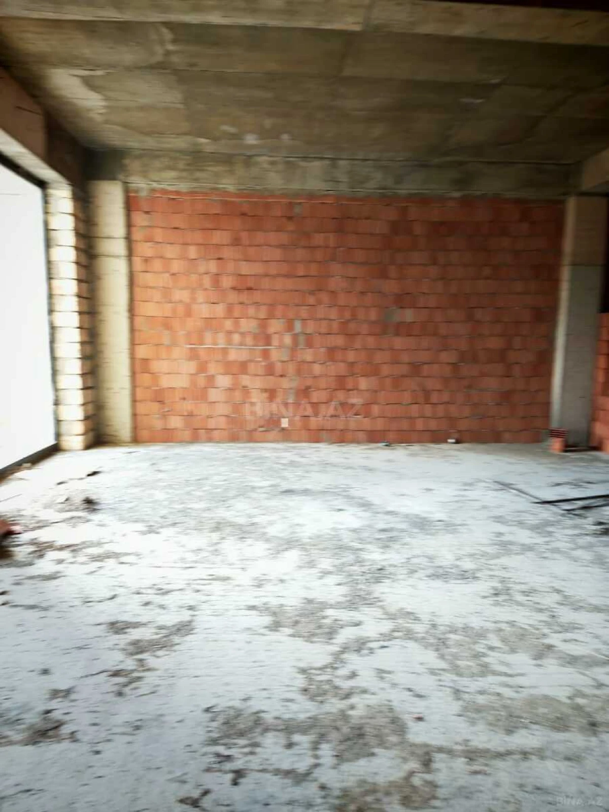 Satılır 3 otaqlı mənzil 125 m²