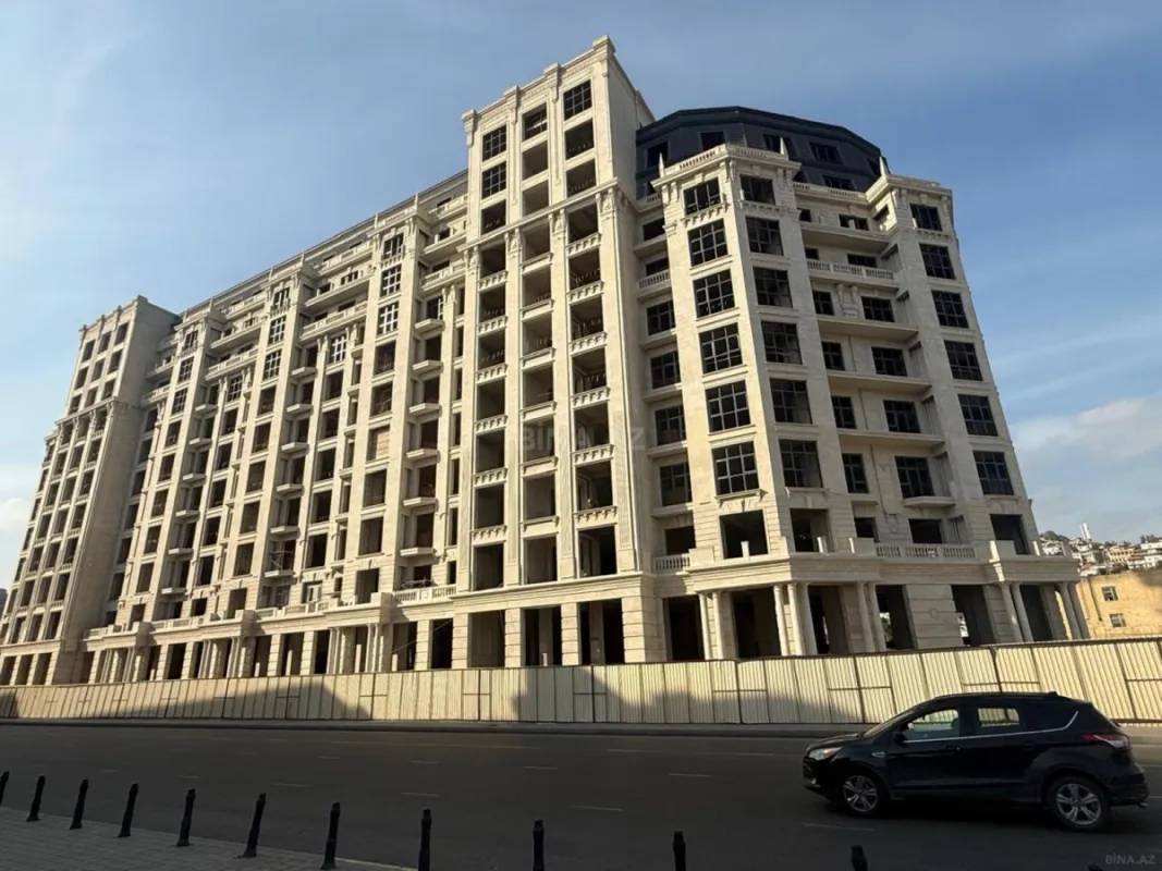 Satılır 3 otaqlı mənzil 125 m²