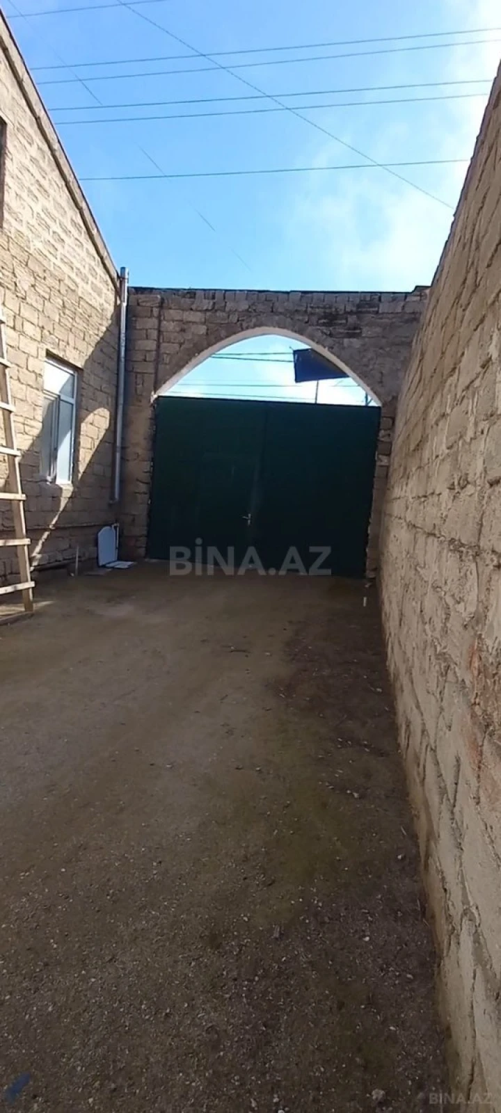 Satılır 6 otaqlı həyət evi 200 m²