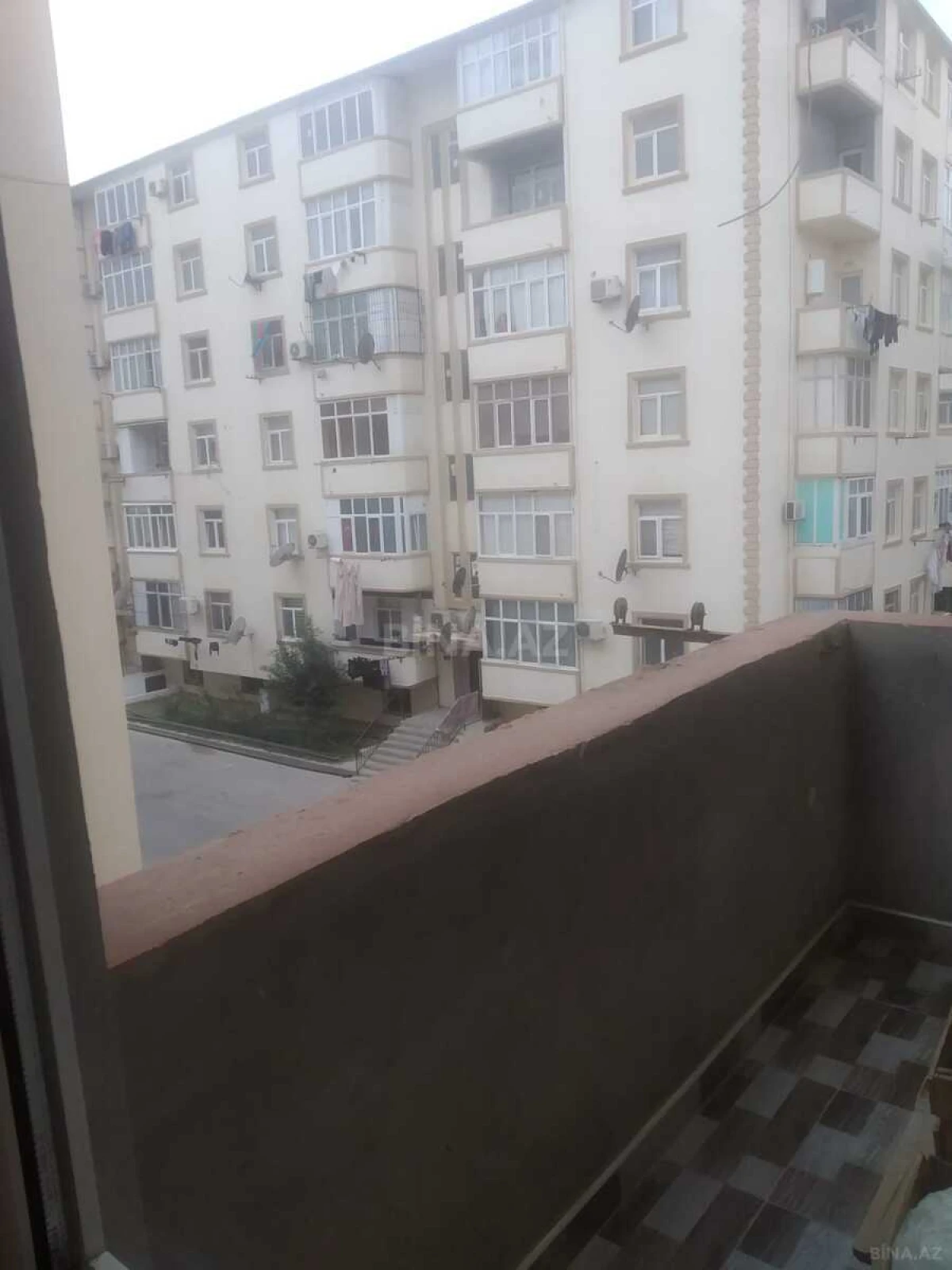 Satılır 3 otaqlı mənzil 98 m²