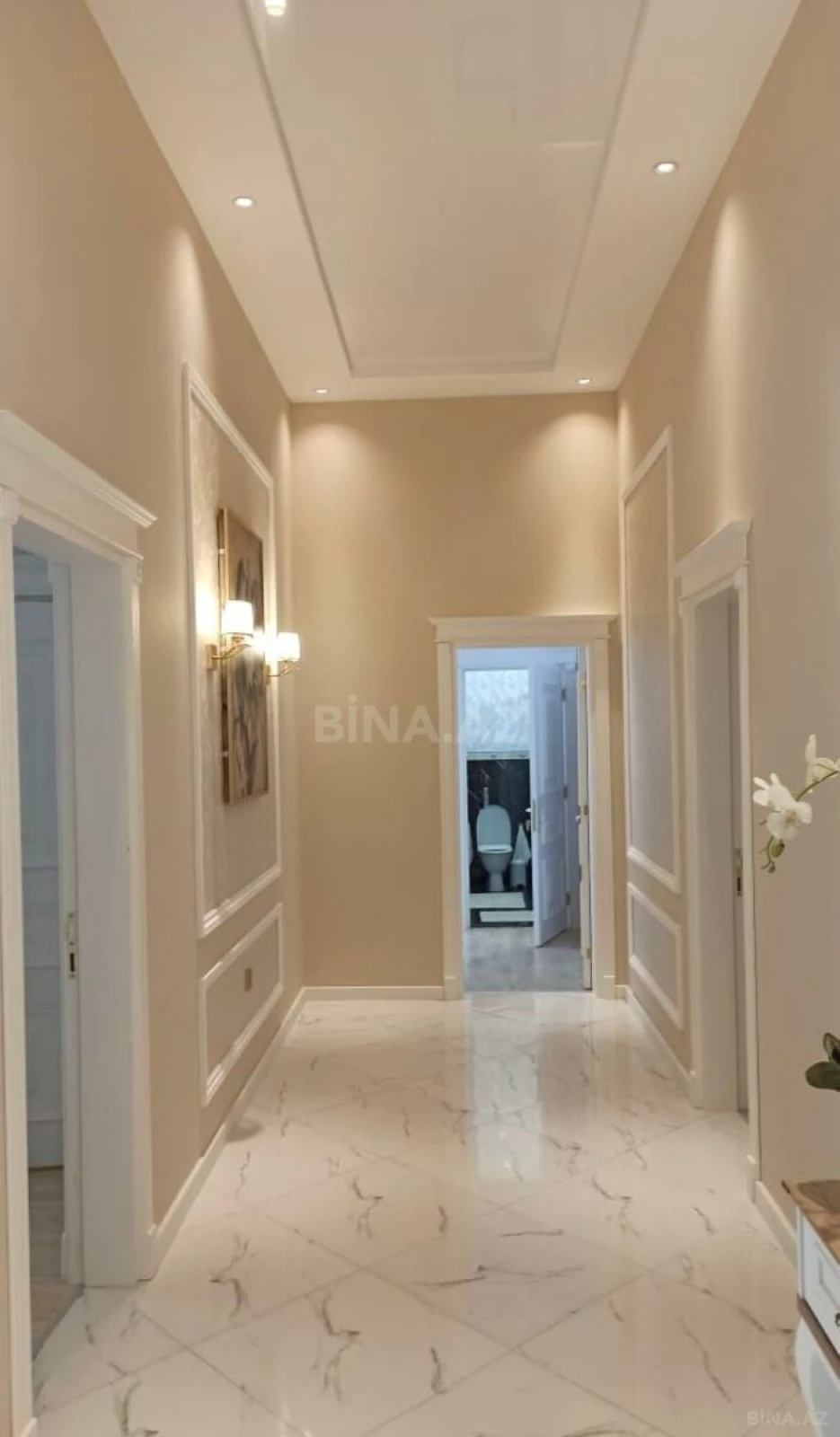 Satılır 5 otaqlı həyət evi 300 m²