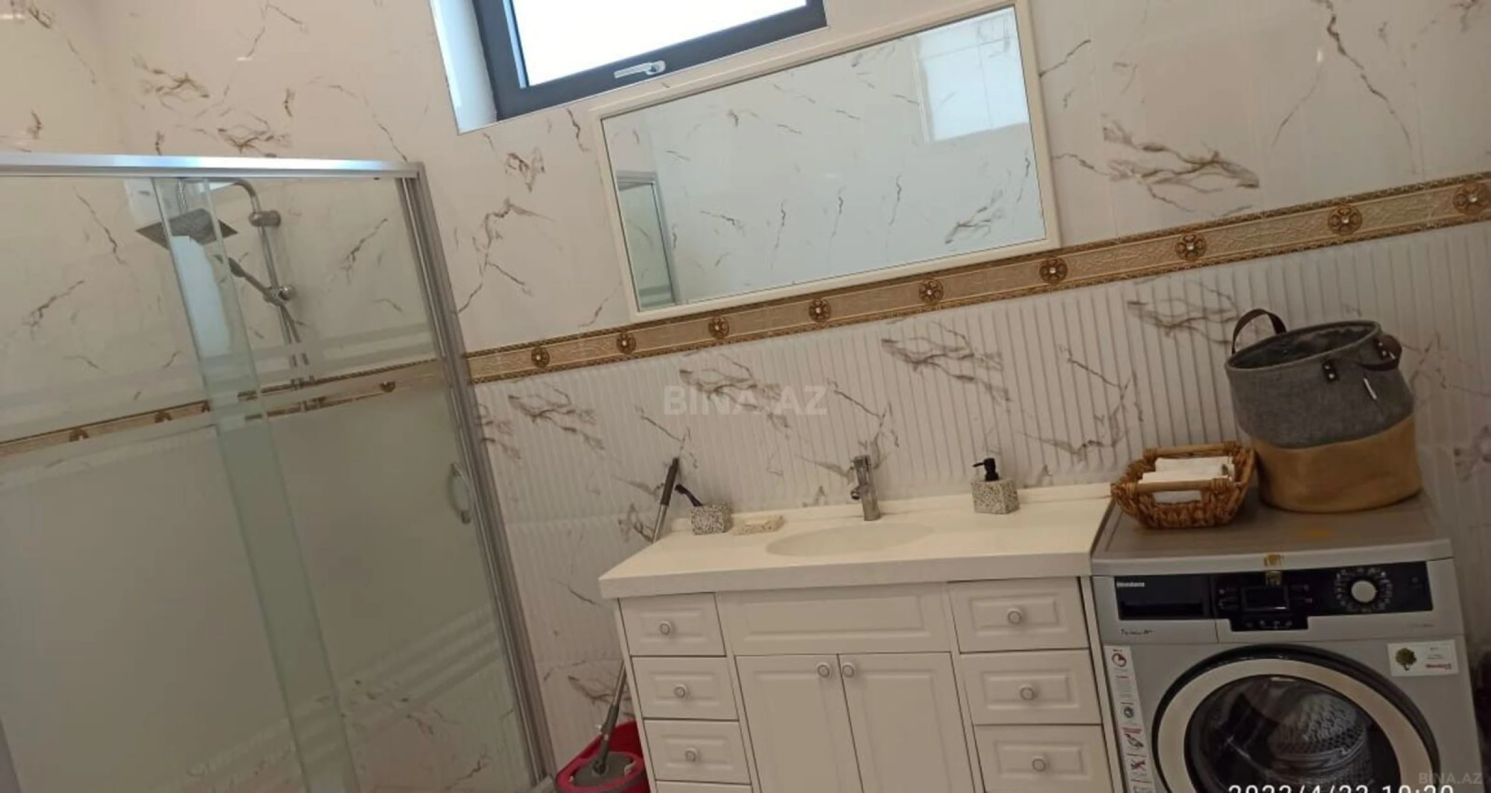 Satılır 5 otaqlı həyət evi 300 m²