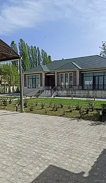 Satılır 5 otaqlı həyət evi 300 m² — Qəbələ 5 otaq 300.00 m²
