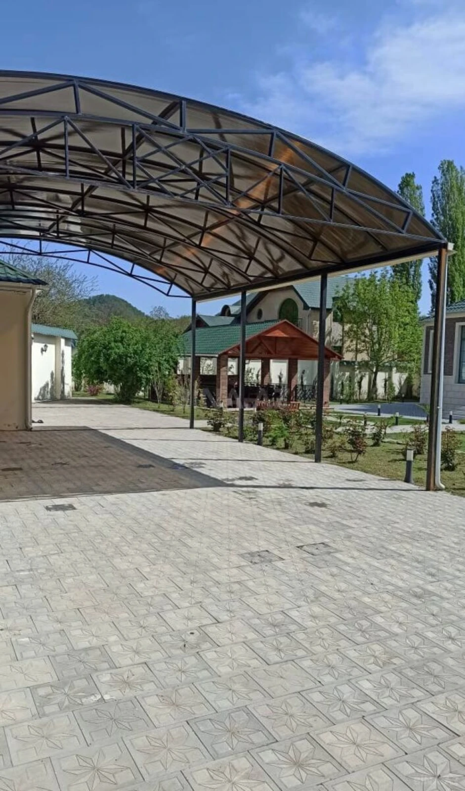 Satılır 5 otaqlı həyət evi 300 m²
