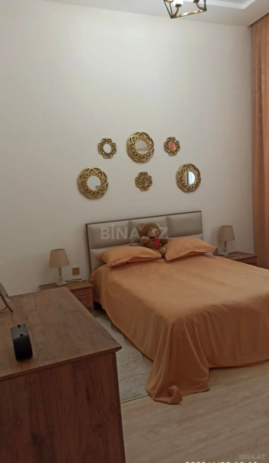 Satılır 5 otaqlı həyət evi 300 m²