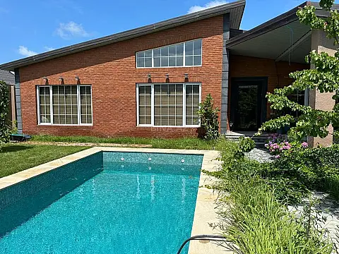 Satılır 4 otaqlı həyət evi 165 m²