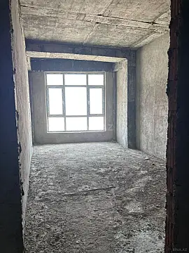 Satılır 4 otaqlı mənzil 178 m²