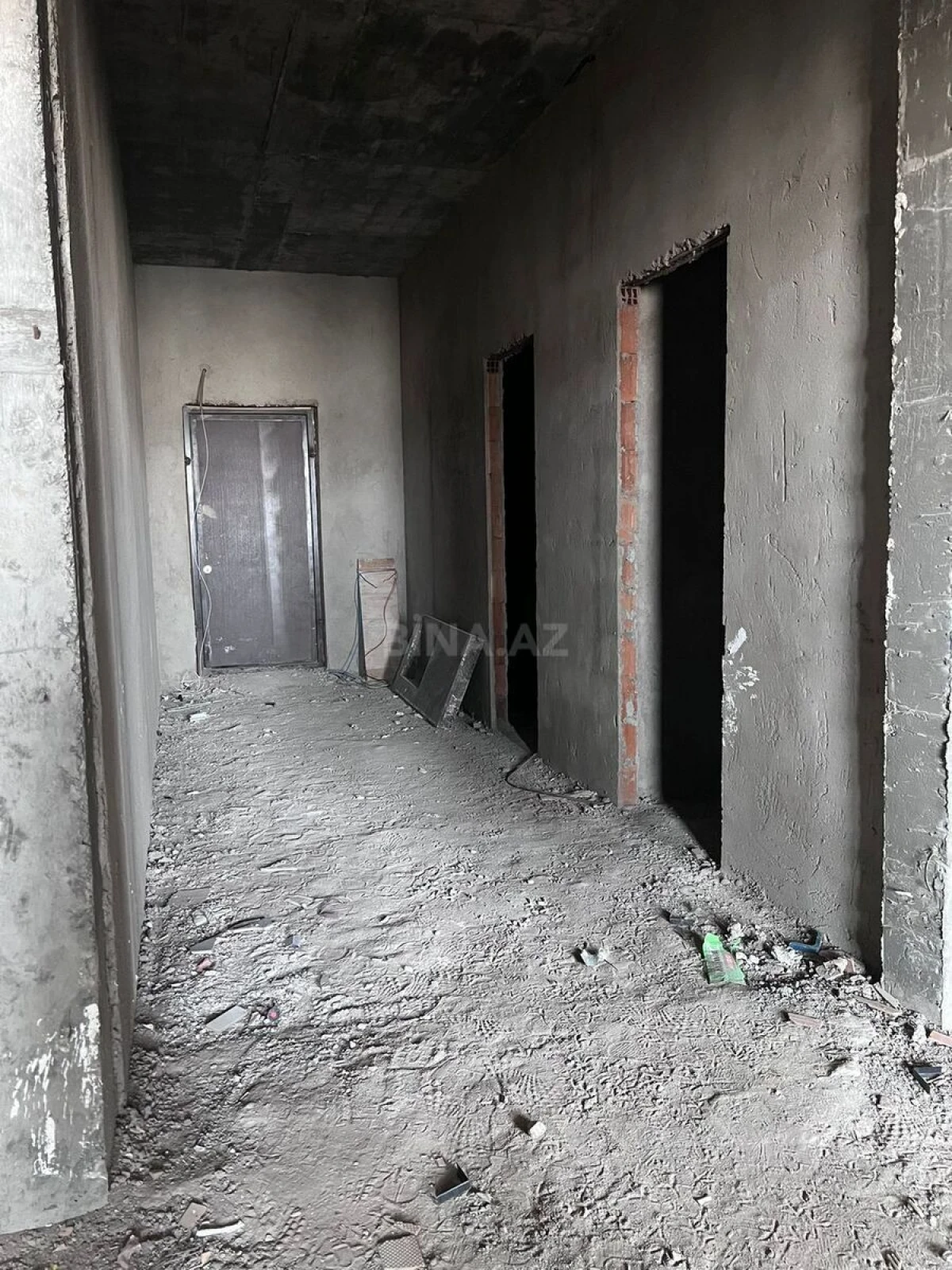 Satılır 4 otaqlı mənzil 178 m²