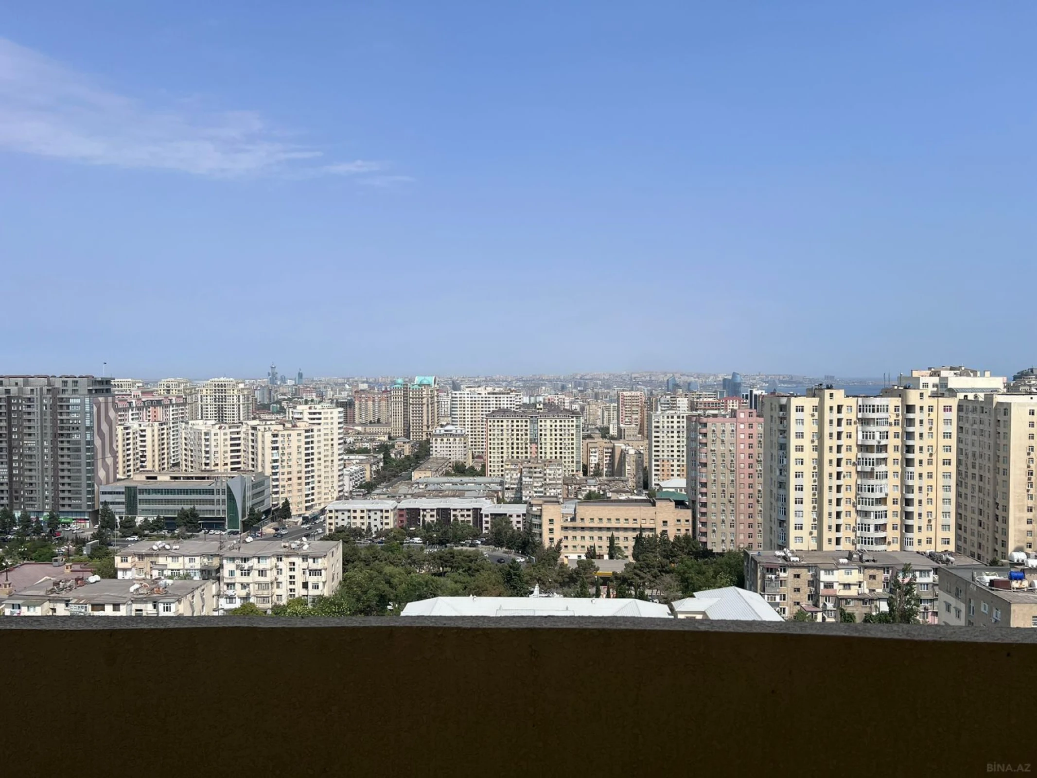 Satılır 4 otaqlı mənzil 178 m²