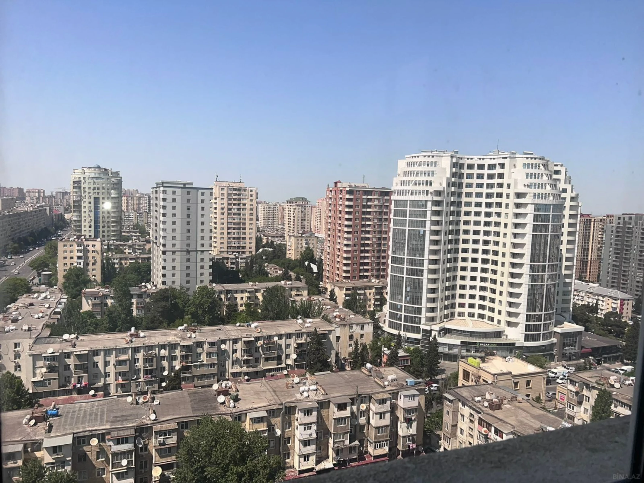 Satılır 4 otaqlı mənzil 178 m²